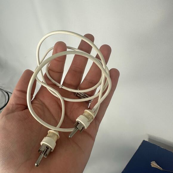 Vintage Weltron Microphone Omni-Directional Dynamic Model 37-123 With Desk Stand - Picture 10 of 13